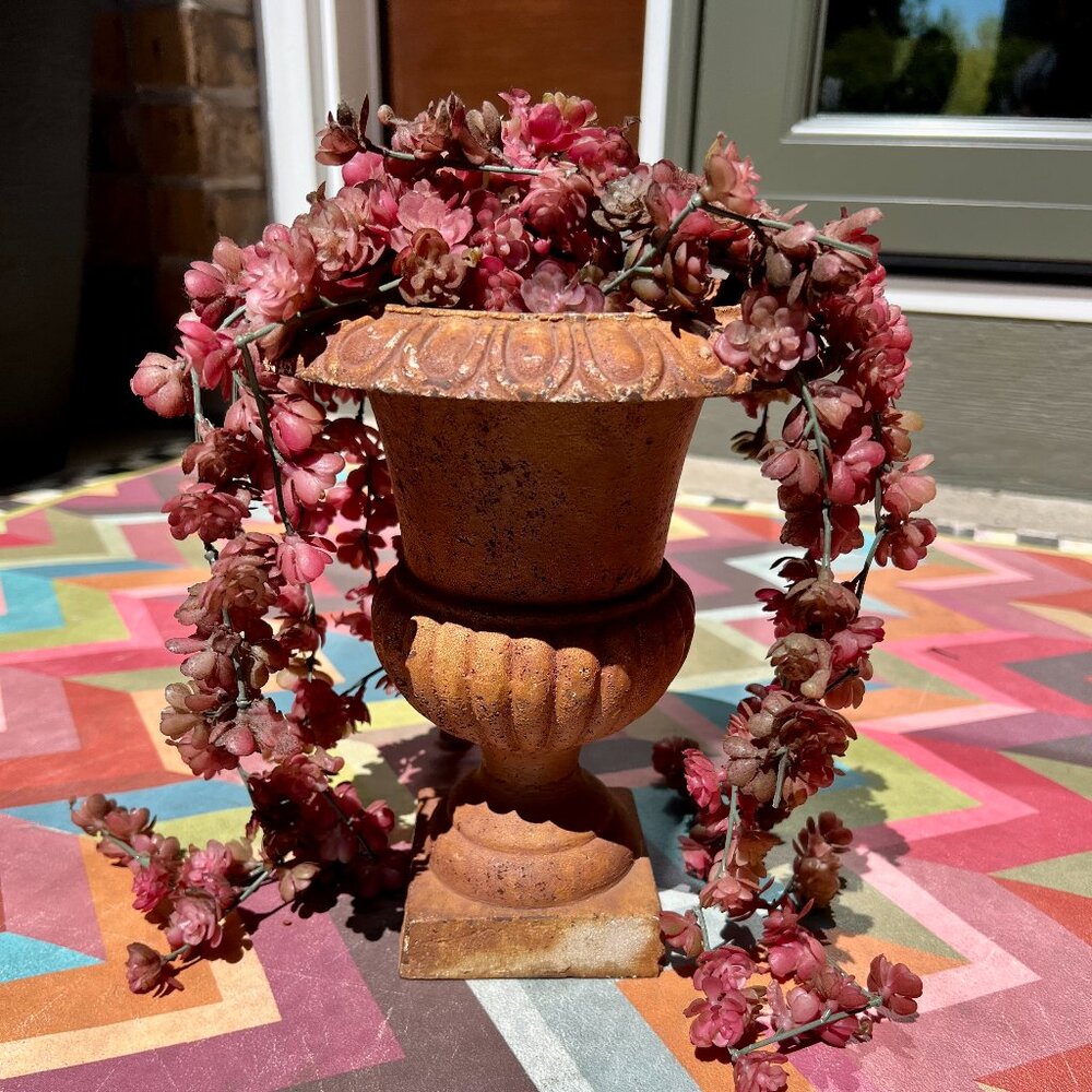 (1) Vintage French Cast Iron Garden Urn/Planter!  Price includes xtra shipping. - Picture 2 of 10